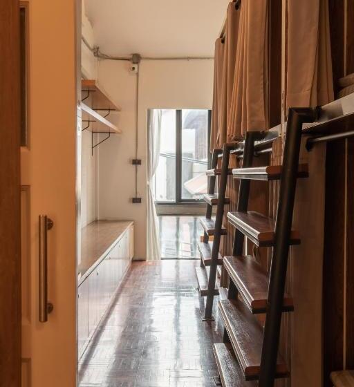 Bed Addict Hostel