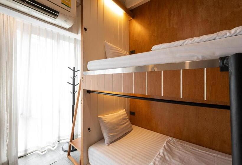 Bed Addict Hostel