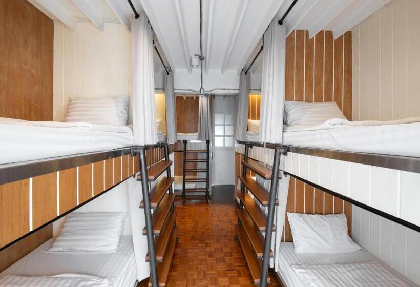 Bed Addict Hostel