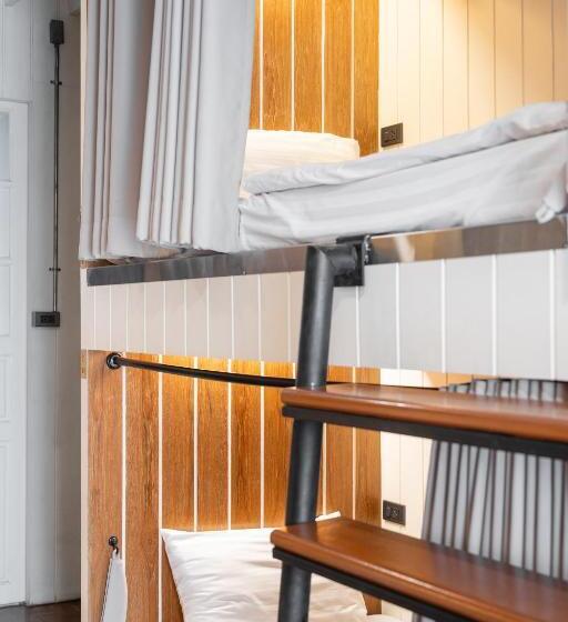 Bed Addict Hostel