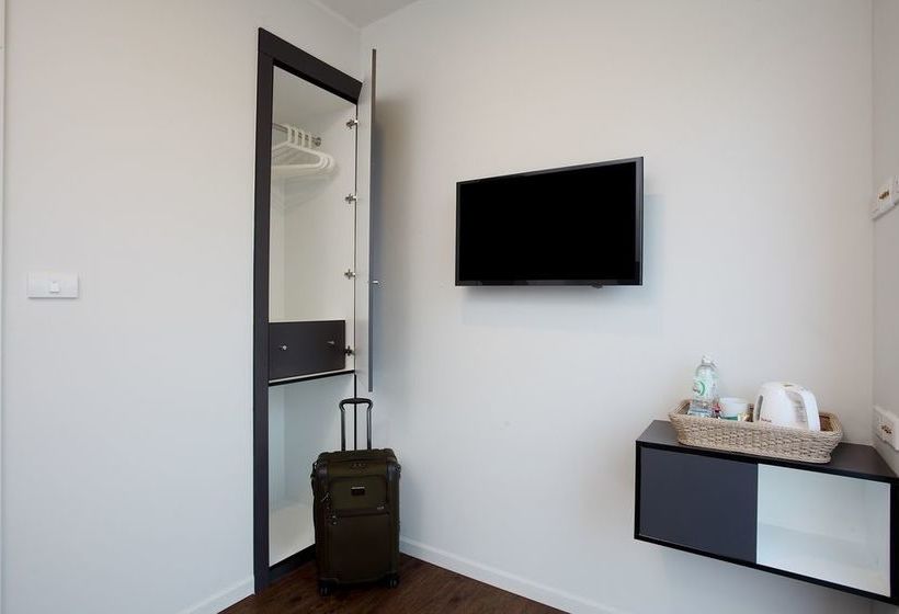 בית מלון כפרי Bric Box  Buriram