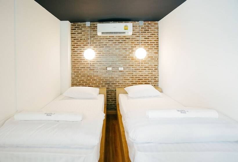 Give Me 5 Hostel
