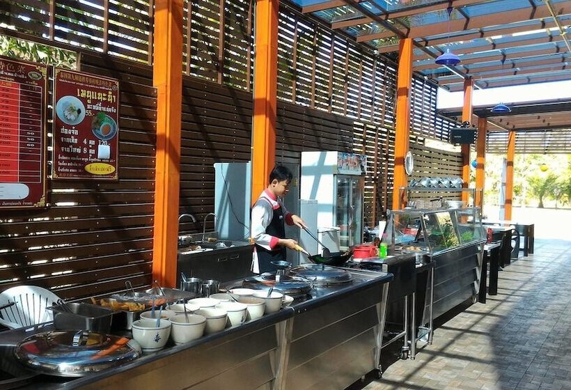 בית מלון כפרי Baan Suan Khun Ta And Golf Resort