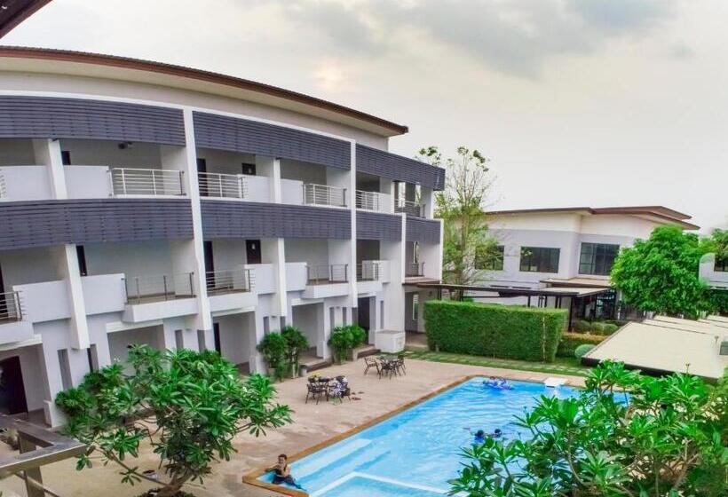 هتل Bualinn Resort