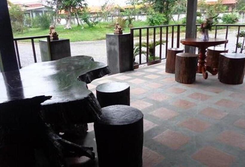 هتل Chiang Rai Khuakrae Resort