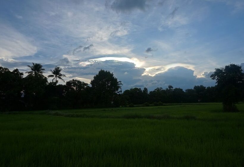 בית מלון כפרי Hyde Place Resort