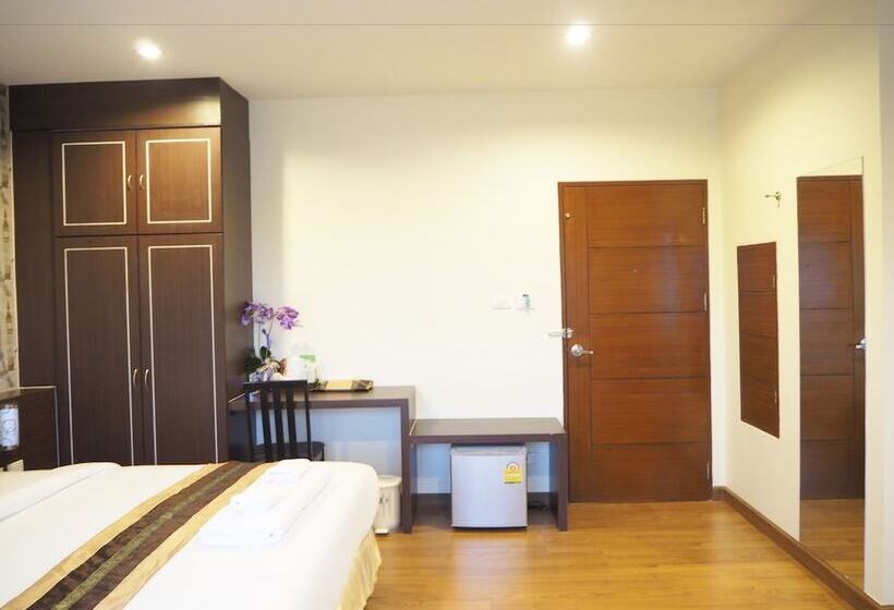 هتل Suksomboon