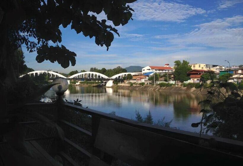 بنسيون Kanecha's Home Lampang