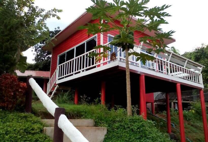 استراحتگاه Baan Chuthamanee