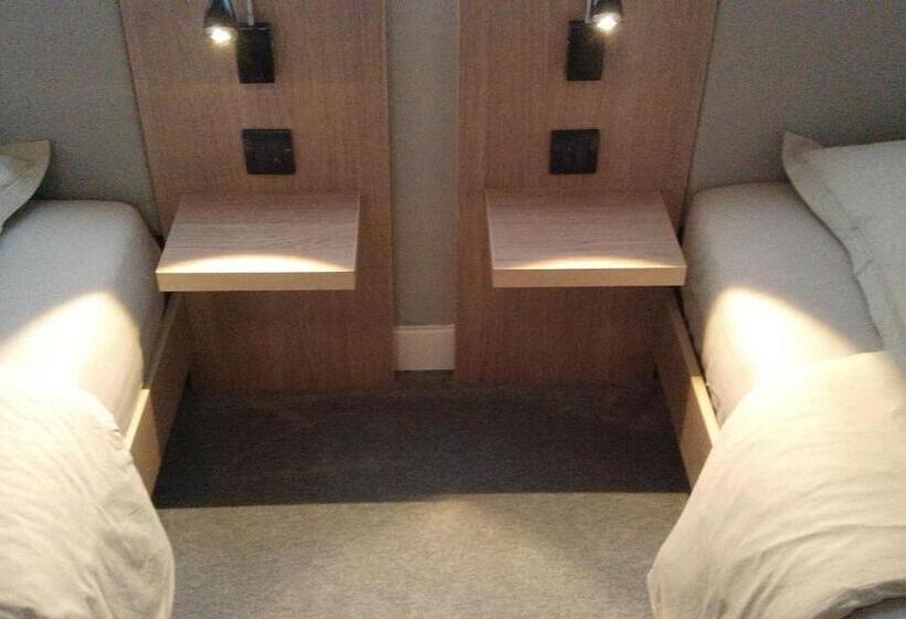 تختخواب و صبحانه Garni Hotel Plava Laguna