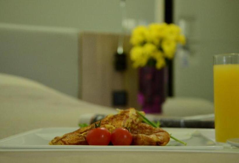 تختخواب و صبحانه Garni Hotel Plava Laguna