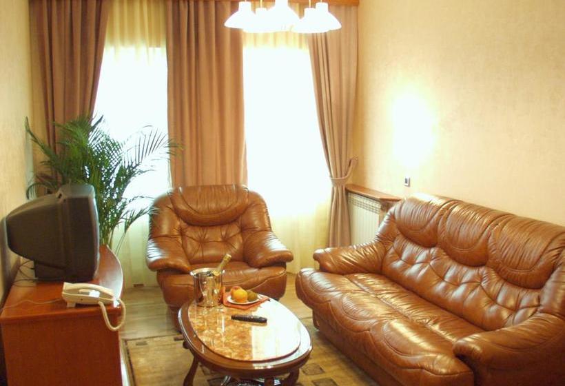 تختخواب و صبحانه Guest House Vila Lux