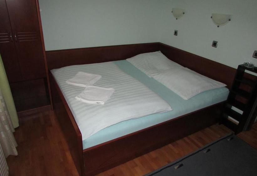 تختخواب و صبحانه Guest House Vila Lux