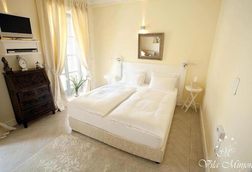 تختخواب و صبحانه Luxury Rooms Minjon