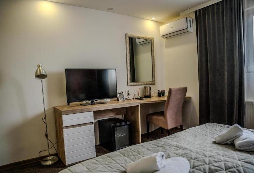 تختخواب و صبحانه Plaza La   Night And Spa