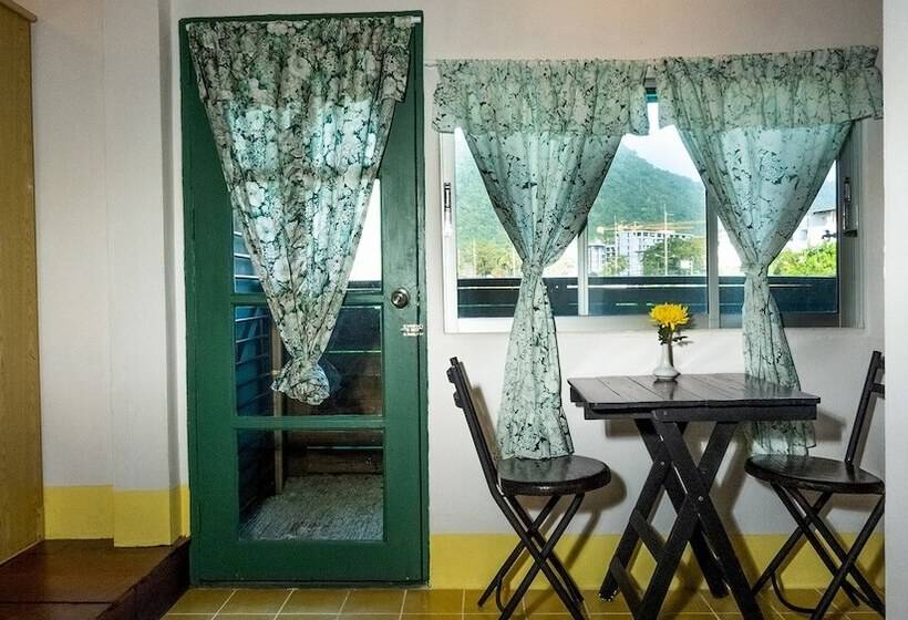 تختخواب و صبحانه Sabina Guesthouse Kamala