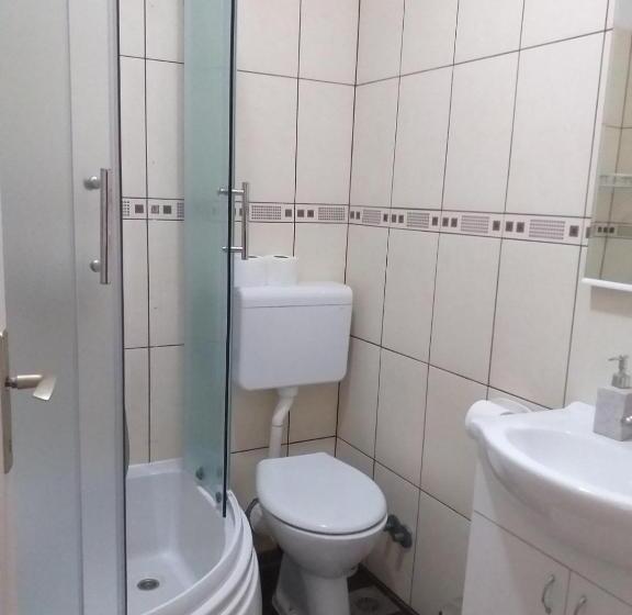 تختخواب و صبحانه Sobe Zeravica Sremski Karlovci