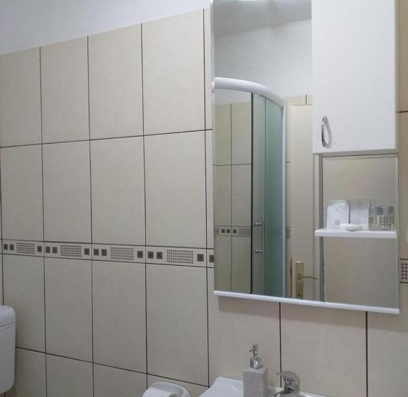 تختخواب و صبحانه Sobe Zeravica Sremski Karlovci