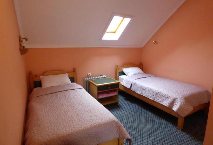 تختخواب و صبحانه Vila Palma Palic