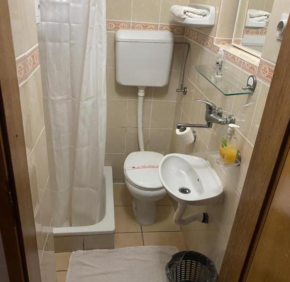 تختخواب و صبحانه Vila Regina