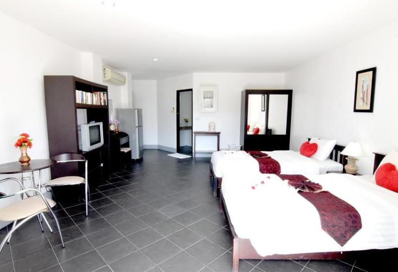 هتل Deng S Kamala Beach Guesthouse