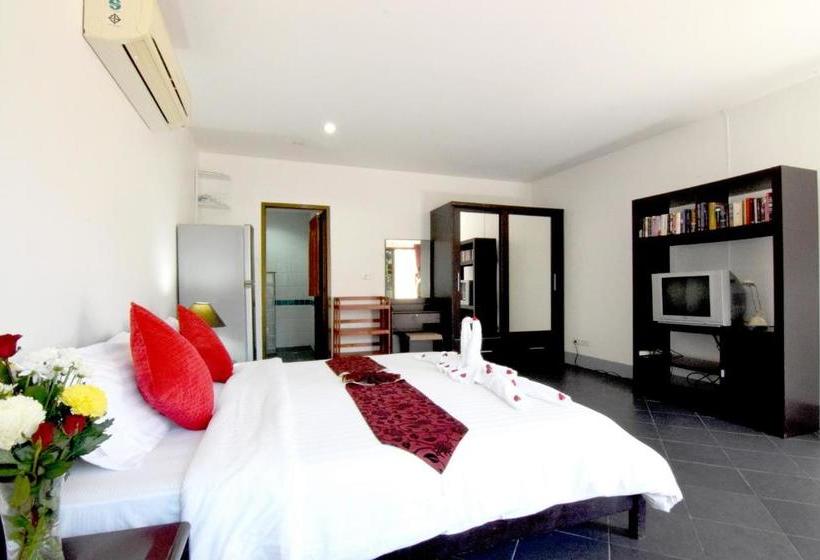 هتل Deng S Kamala Beach Guesthouse