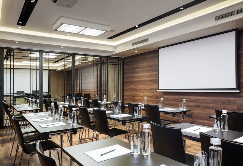 Saint Ten Boutique Hotel, Small Luxury Hotels