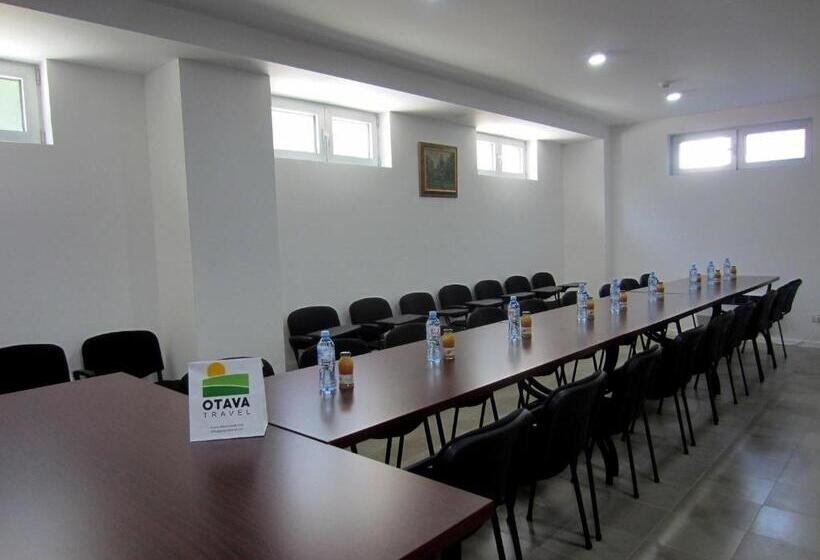 هتل Villa Otava Lux Spa