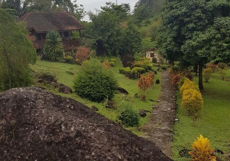 Phanom Bencha Mountain Resort