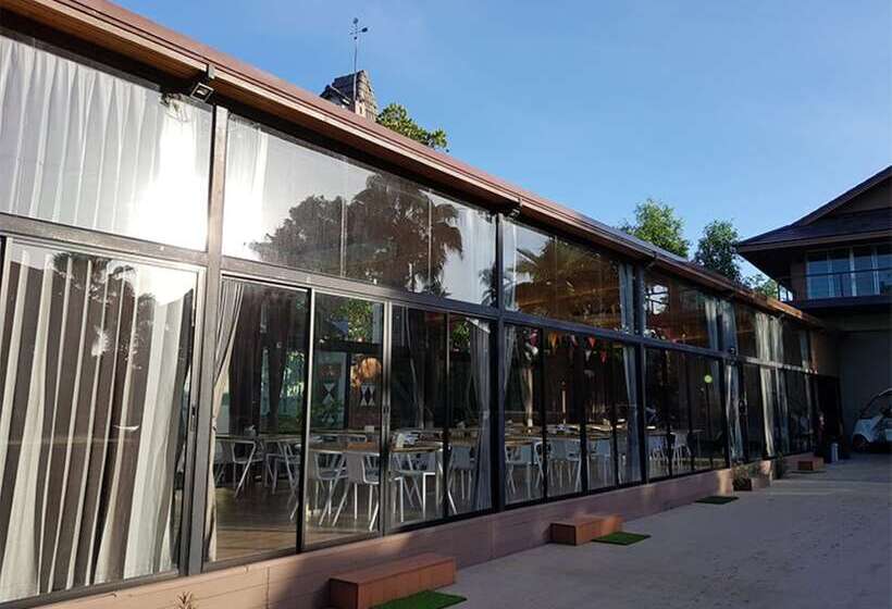استراحتگاه The Grace Amphawa