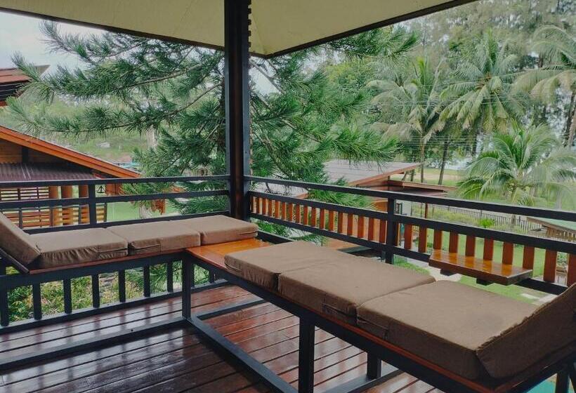 Suntisook Resort