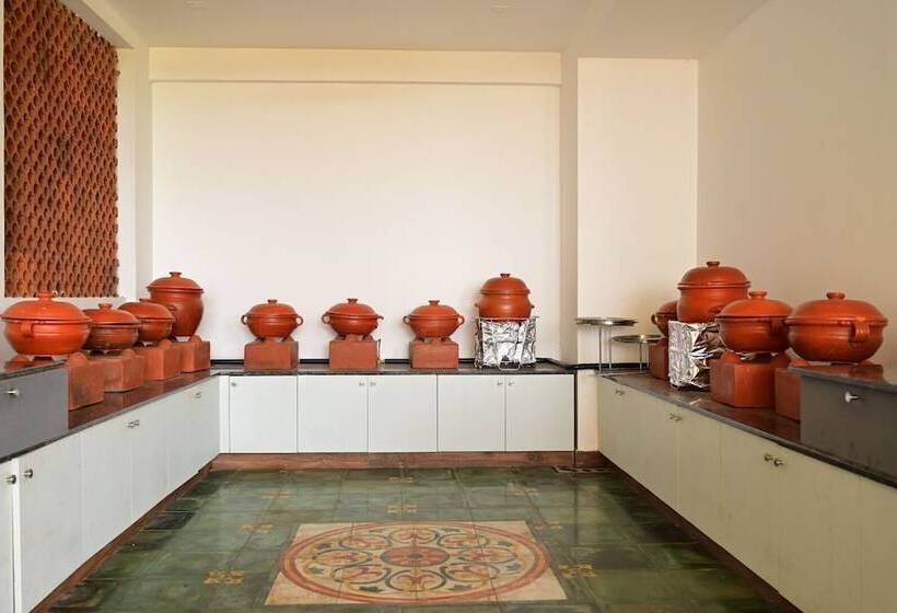 فندق Aadisaktthi Leisure Resort, Kovalam