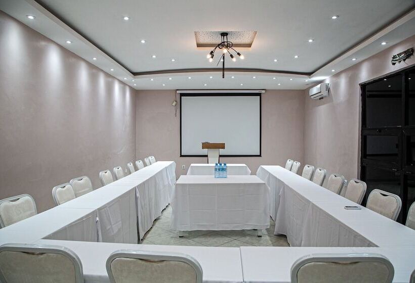 בית מלון כפרי Ossanzaia Bilene Lodge
