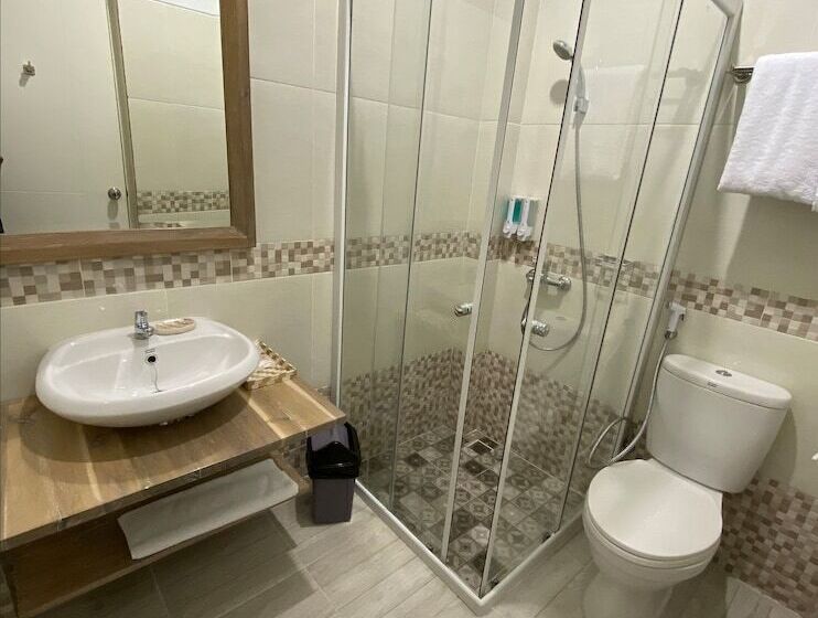 تختخواب و صبحانه Flamingo Avia Labuan Bajo