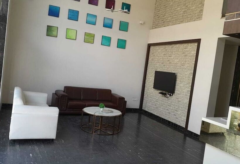 민박 Yuvraj Palace Inn