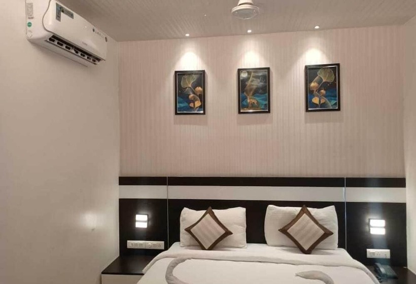 민박 Yuvraj Palace Inn