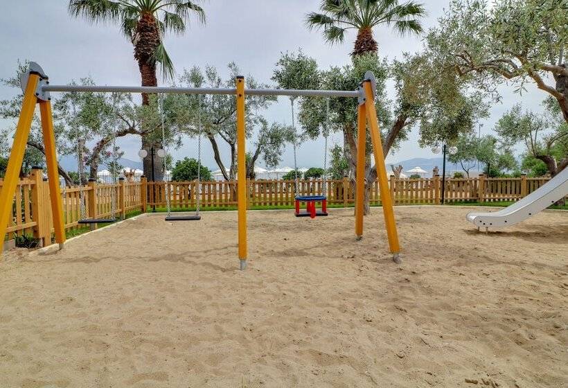 فندق Calamos Beach Family Club