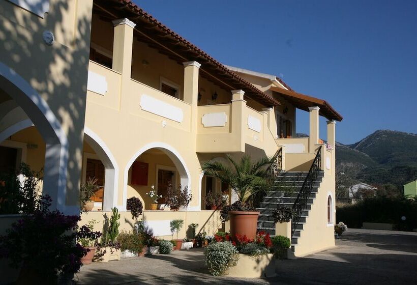 هتل Feeloxenia Corfu Apartments