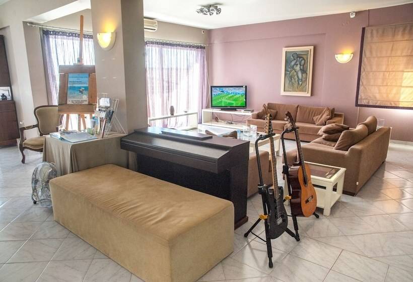 هتل Mouikis Sun Village