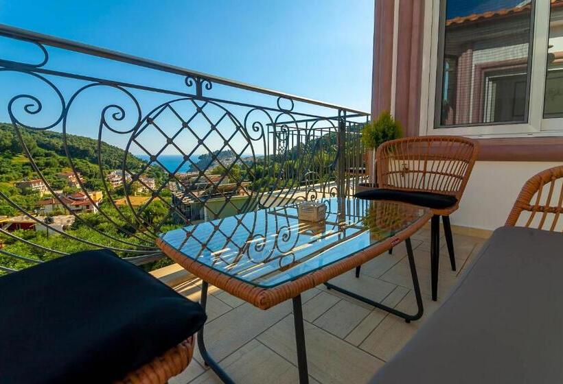 هتل Natura Luxury Suites Parga