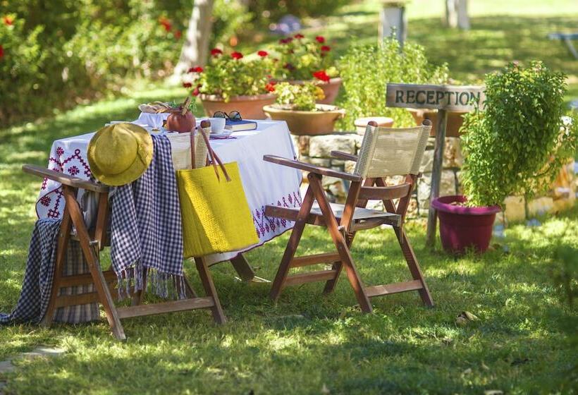 هتل Nereids Apartments