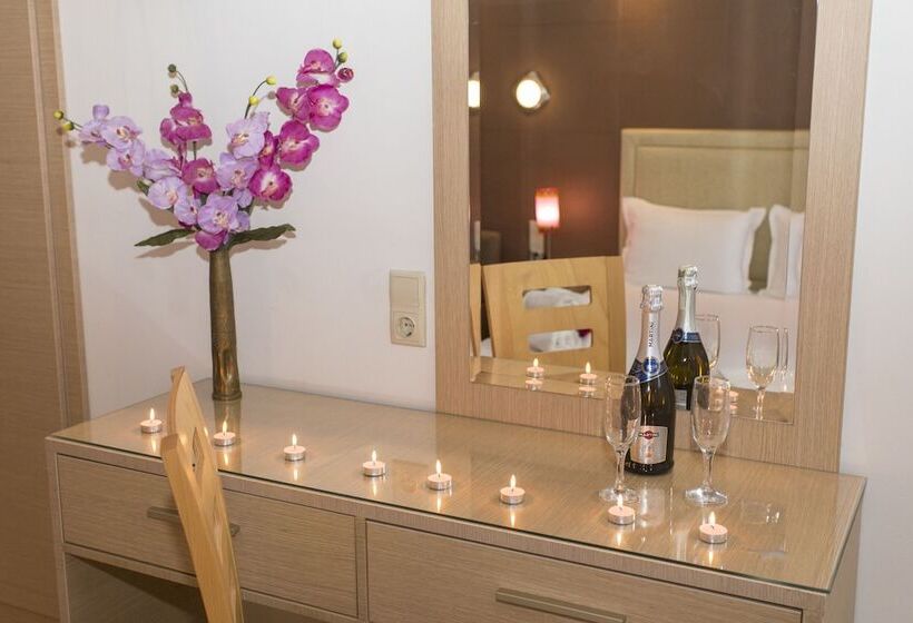 هتل Studio Ristas 2