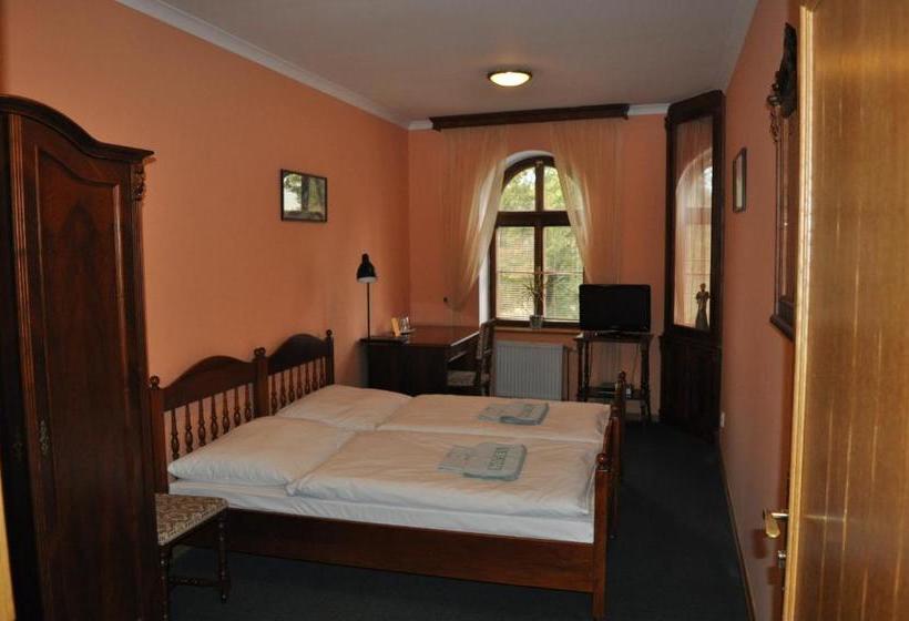 هتل Garni Na Havlíčku