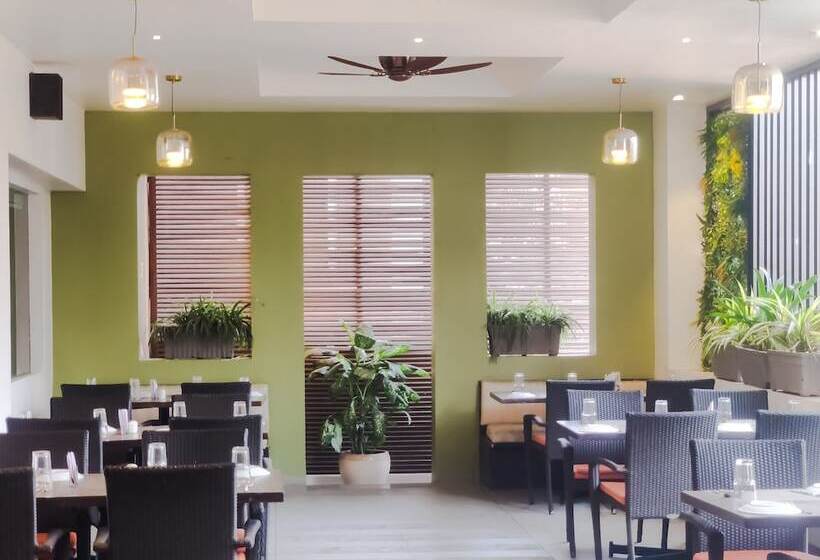 ホテル Regenta Place Raysons Kolhapur