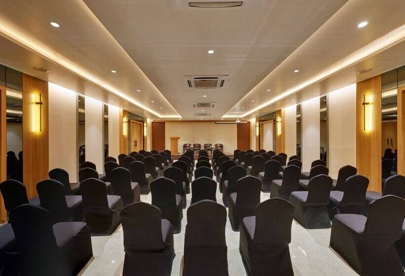 ホテル Regenta Place Raysons Kolhapur