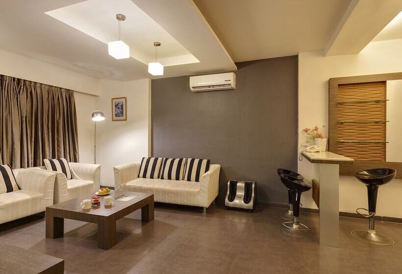 ホテル Regenta Place Raysons Kolhapur