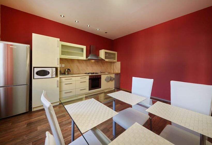 هتل Hostel Foster