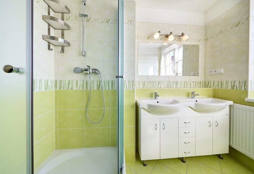 هتل Hostel Foster