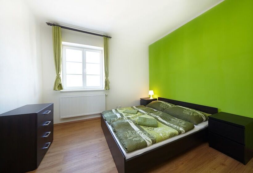 هتل Hostel Foster