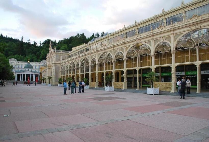 هتل Hostel Foster